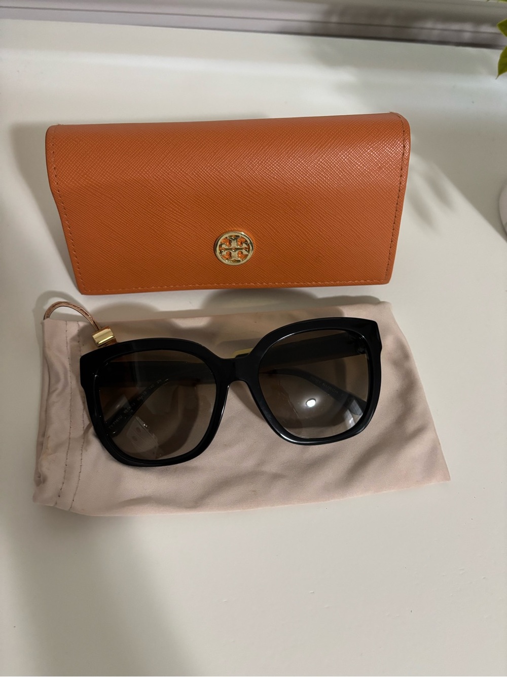 Tory Burch Black Cat-Eye Sunglasses with Orange Logo Case